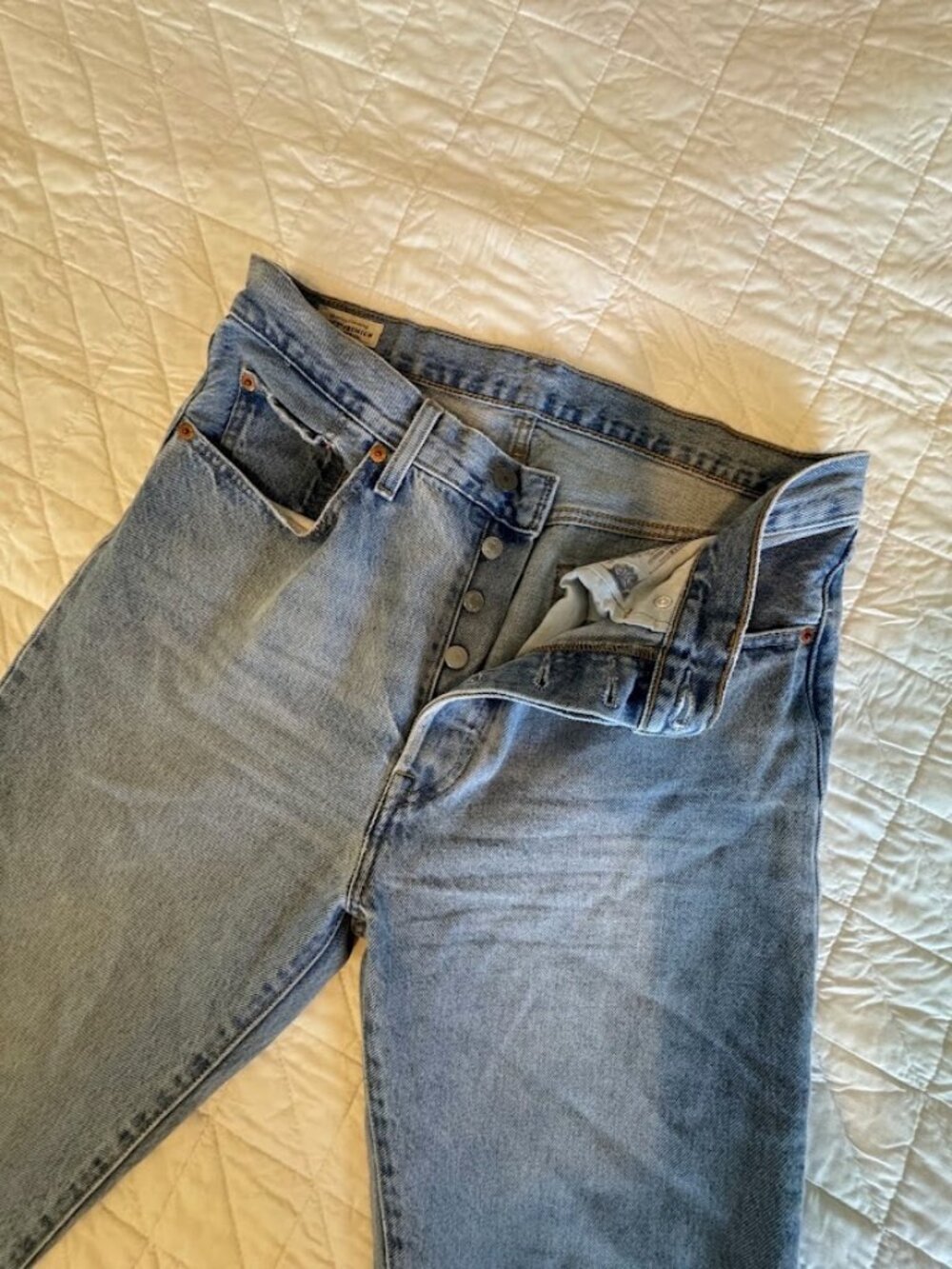 501 Original Fit Women's Jeans - Light Wash Low Stretch